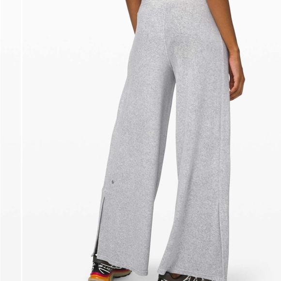 Lululemon morning restore pant 22” , hethered grey - Picture 4 of 4